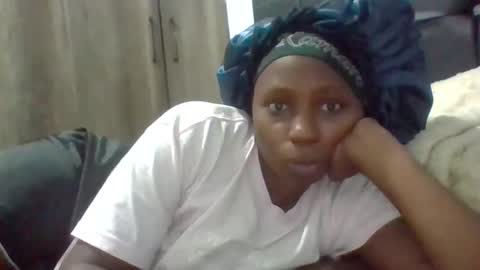 Snapshot of glossybae chatting on 19, 10, 2025 glossybae online show from 19, 10, 2025