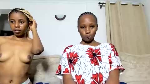 Snapshot of glossybae chatting on 28, 11, 2025 glossybae online show from 28, 11, 2025