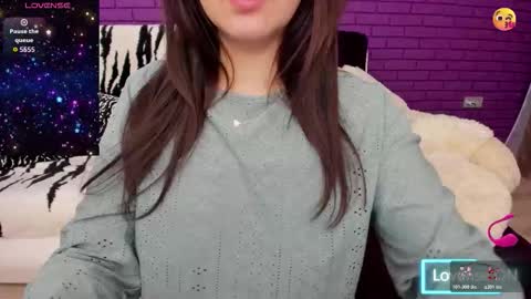 Snapshot of glowmimi chatting on 4, 12, 2025 Mia online show from 4, 12, 2025