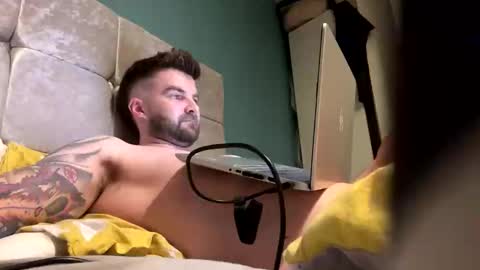 Snapshot of gmangee11 chatting on 28, 2, 2025 gmangee11 online show from 28, 2, 2025