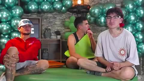 THOMAS AND DAMIAND online show from 13, 2, 2025