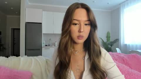 Lina online show from 5, 2, 2026