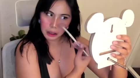 Snapshot of goddess_chantal chatting on 5, 1, 2025 MARGOLD online show from 5, 1, 2025