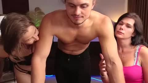   330 UTC2 girls   online show from 5, 12, 2024