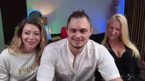   330 UTC2 girls   online show from 7, 12, 2024