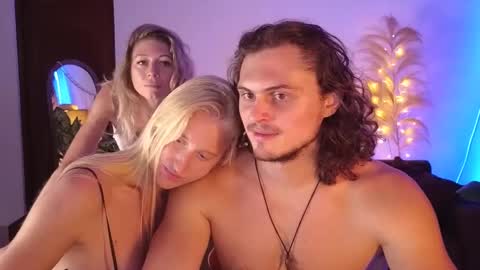   330 UTC2 girls   online show from 22, 1, 2025