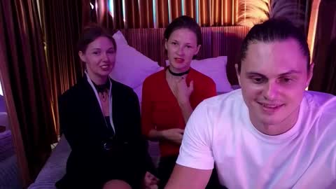   330 UTC2 girls   online show from 17, 1, 2026