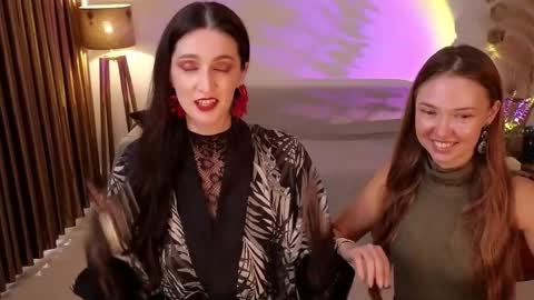 Snapshot of goddess_marylin chatting on 26, 4, 2026 330 UTC2 girls online show from 26, 4, 2026