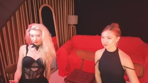 Snapshot of goddess_marylin chatting on 6, 6, 2026 330 UTC2 girls online show from 6, 6, 2026