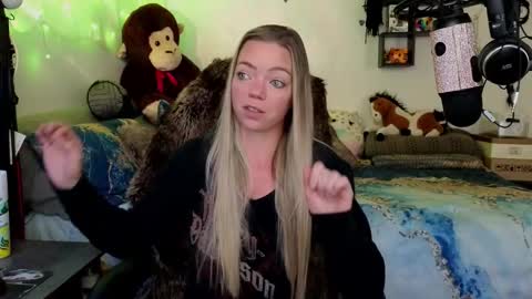 Snapshot of goddess_of_mars chatting on 11, 11, 2025 Patricia Mars Goddess of Mars twitter thegoddessmindy online show from 11, 11, 2025