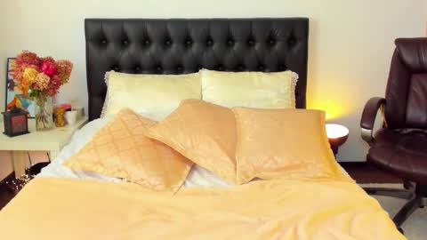 Snapshot of goddess_squirt_ chatting on 18, 9, 2025 Katrin online show from 18, 9, 2025