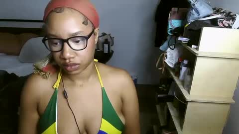 Snapshot of goddessdaisysky chatting on 2, 12, 2024 Goddess Daisy Sky online show from 2, 12, 2024