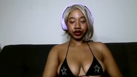 Snapshot of goddessdaisysky chatting on 26, 1, 2025 Goddess Daisy Sky online show from 26, 1, 2025