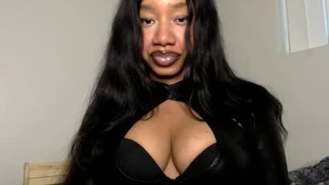 Snapshot of goddessdaisysky chatting on 5, 3, 2025 Goddess Daisy Sky online show from 5, 3, 2025
