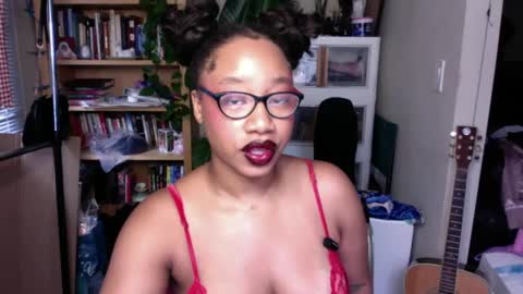 Snapshot of goddessdaisysky chatting on 9, 9, 2025 Goddess Daisy Sky online show from 9, 9, 2025