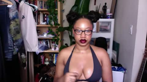 Snapshot of goddessdaisysky chatting on 14, 9, 2025 Goddess Daisy Sky online show from 14, 9, 2025