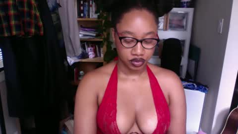 Snapshot of goddessdaisysky chatting on 21, 9, 2025 Goddess Daisy Sky online show from 21, 9, 2025