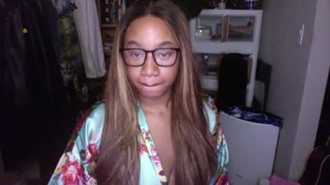 Snapshot of goddessdaisysky chatting on 29, 9, 2025 Goddess Daisy Sky online show from 29, 9, 2025