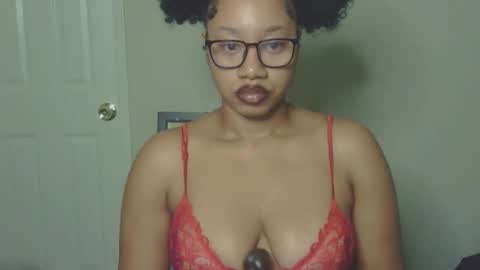 Snapshot of goddessdaisysky chatting on 22, 10, 2025 Goddess Daisy Sky online show from 22, 10, 2025