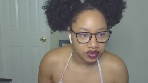 Snapshot of goddessdaisysky chatting on 28, 10, 2025 Goddess Daisy Sky online show from 28, 10, 2025