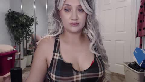 Snapshot of goddessemmy chatting on 23, 11, 2025 Goddess Emmy online show from 23, 11, 2025