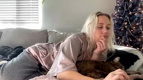Snapshot of goddessmayvn chatting on 5, 12, 2024 GoddessMayvn online show from 5, 12, 2024