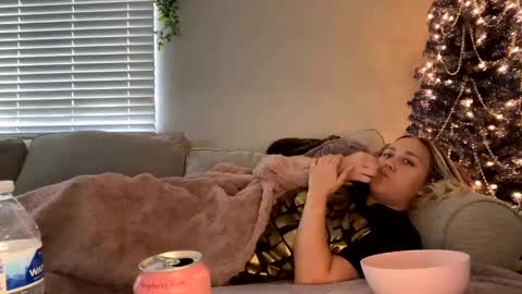 Snapshot of goddessmayvn chatting on 12, 12, 2024 GoddessMayvn online show from 12, 12, 2024