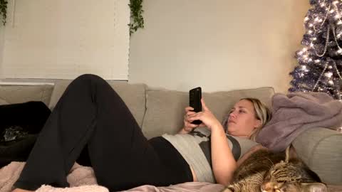 Snapshot of goddessmayvn chatting on 21, 12, 2024 GoddessMayvn online show from 21, 12, 2024