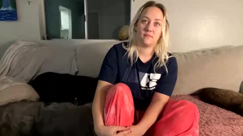 Snapshot of goddessmayvn chatting on 1, 2, 2025 GoddessMayvn online show from 1, 2, 2025