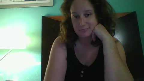 Snapshot of goddessmilfcrysyal chatting on 30, 4, 2026 Crystal online show from 30, 4, 2026