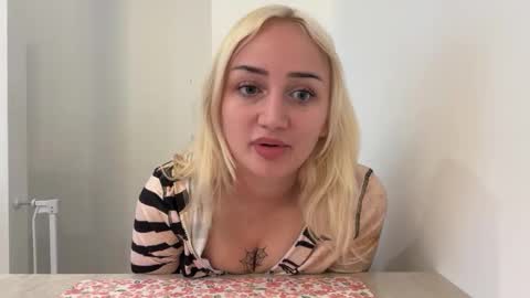 goddesstrina4 online show from 24, 4, 2026