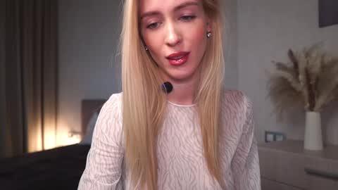 Olivia online show from 11, 12, 2024