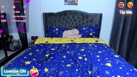 Nicole.. online show from 18, 12, 2025