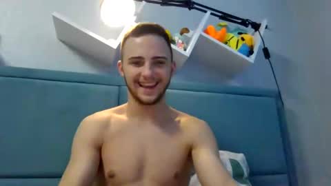 Snapshot of golden_boyyy21 chatting on 11, 1, 2025 Golden boyyy21 online show from 11, 1, 2025