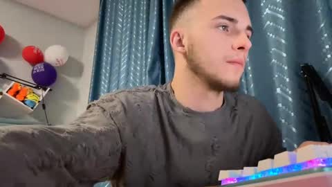 Snapshot of golden_boyyy21 chatting on 12, 3, 2025 Golden boyyy21 online show from 12, 3, 2025