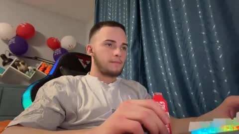 Snapshot of golden_boyyy21 chatting on 12, 3, 2025 Golden boyyy21 online show from 12, 3, 2025