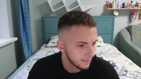 Snapshot of golden_boyyy21 chatting on 7, 11, 2025 Golden boyyy21 online show from 7, 11, 2025