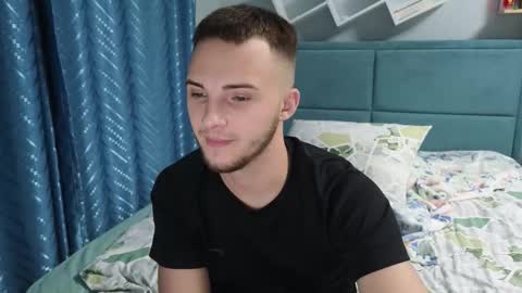 Snapshot of golden_boyyy21 chatting on 8, 11, 2025 Golden boyyy21 online show from 8, 11, 2025