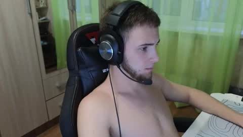 Snapshot of golden_boyyy21 chatting on 5, 12, 2025 Golden boyyy21 online show from 5, 12, 2025