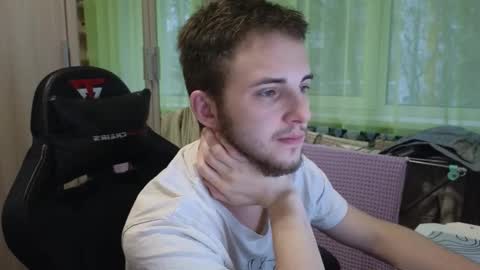 Snapshot of golden_boyyy21 chatting on 17, 12, 2025 Golden boyyy21 online show from 17, 12, 2025