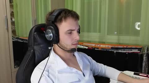 Golden boyyy21 online show from 8, 1, 2026