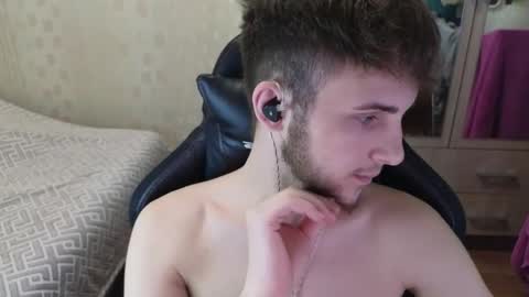 Snapshot of golden_boyyy21 chatting on 15, 4, 2026 Golden boyyy21 online show from 15, 4, 2026