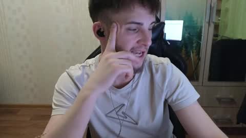 Snapshot of golden_boyyy21 chatting on 19, 4, 2026 Golden boyyy21 online show from 19, 4, 2026