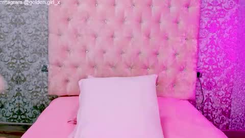 Snapshot of golden_girl__ chatting on 22, 10, 2025 golden girl online show from 22, 10, 2025