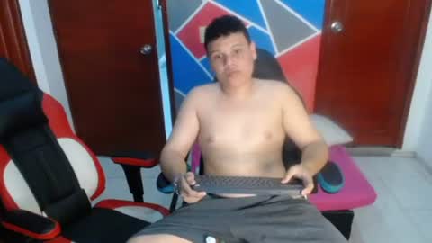 Snapshot of golden_latin chatting on 10, 6, 2026 golden_latin online show from 10, 6, 2026