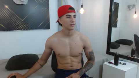 Snapshot of goldendesirex_ chatting on 10, 4, 2026 online show from 10, 4, 2026
