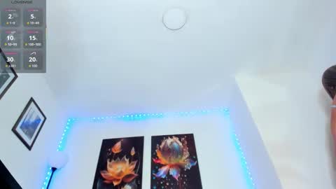 Snapshot of goldenhugecocktss chatting on 13, 10, 2025 May smith online show from 13, 10, 2025