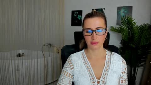 Olivia online show from 4, 2, 2025