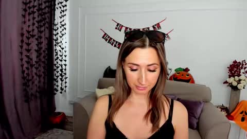 Olivia online show from 3, 11, 2025