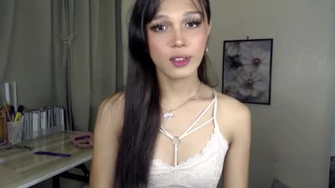 Snapshot of goldenlily69 chatting on 15, 11, 2025 Lily is Gold online show from 15, 11, 2025